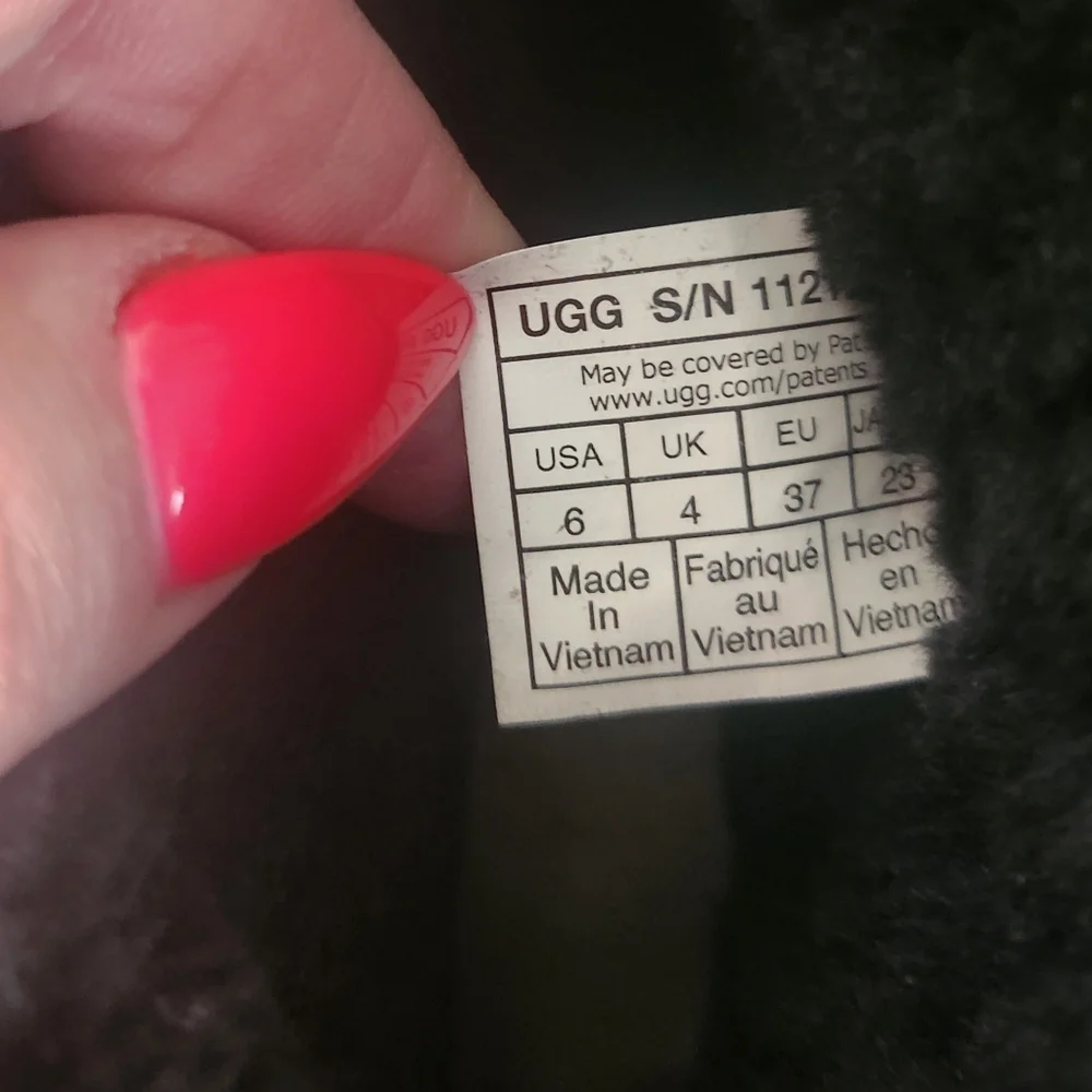 UGG Black Leather Quilted Ankle Boots Slip-On Size 6 - Picture 8 of 9